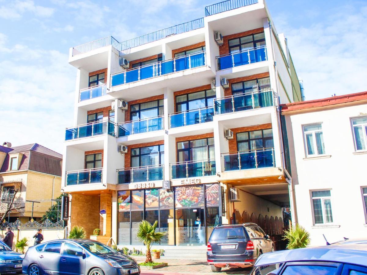 Emeg Hotel And Restaurant บาทูมิ ภายนอก รูปภาพ