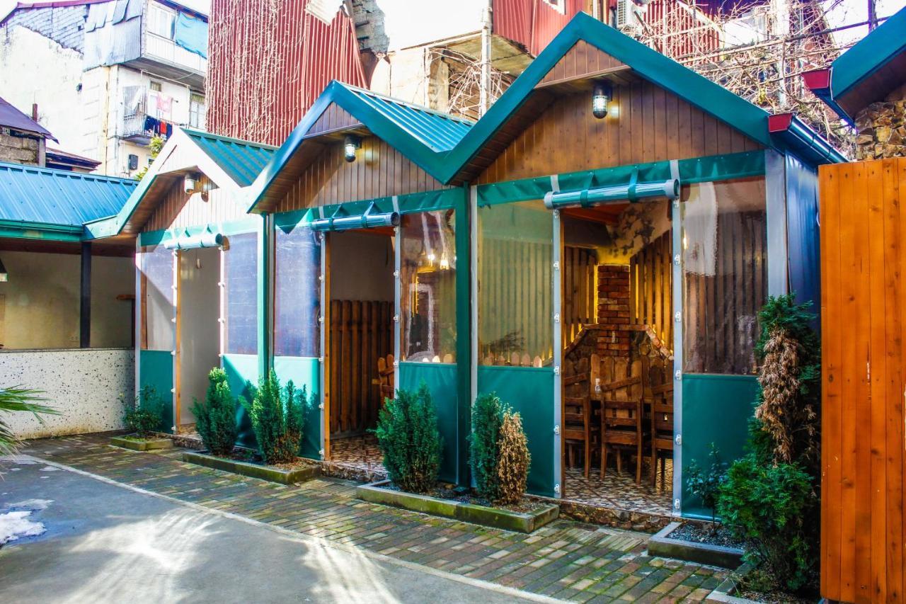 Emeg Hotel And Restaurant บาทูมิ ภายนอก รูปภาพ