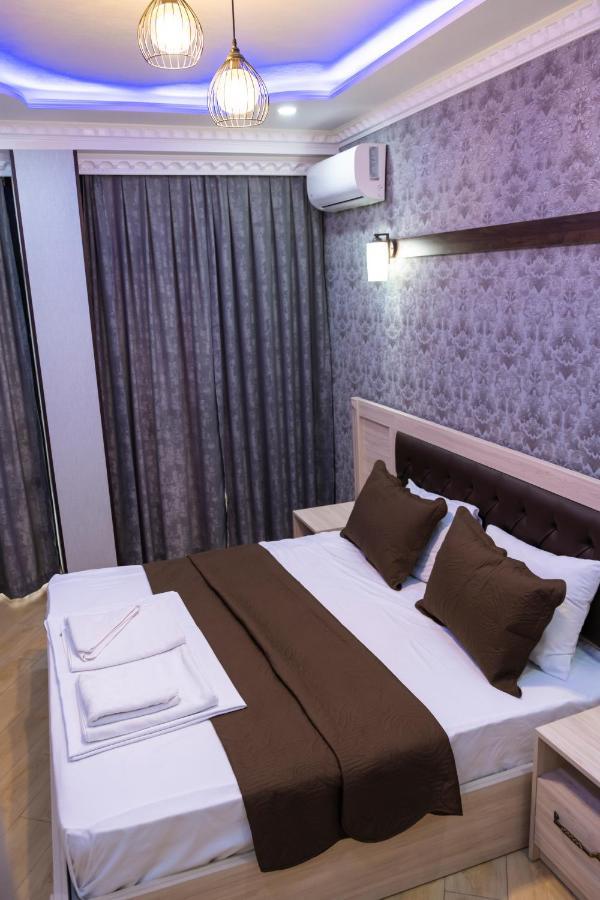 Emeg Hotel And Restaurant บาทูมิ ภายนอก รูปภาพ