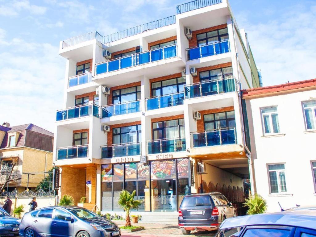 Emeg Hotel And Restaurant บาทูมิ ภายนอก รูปภาพ